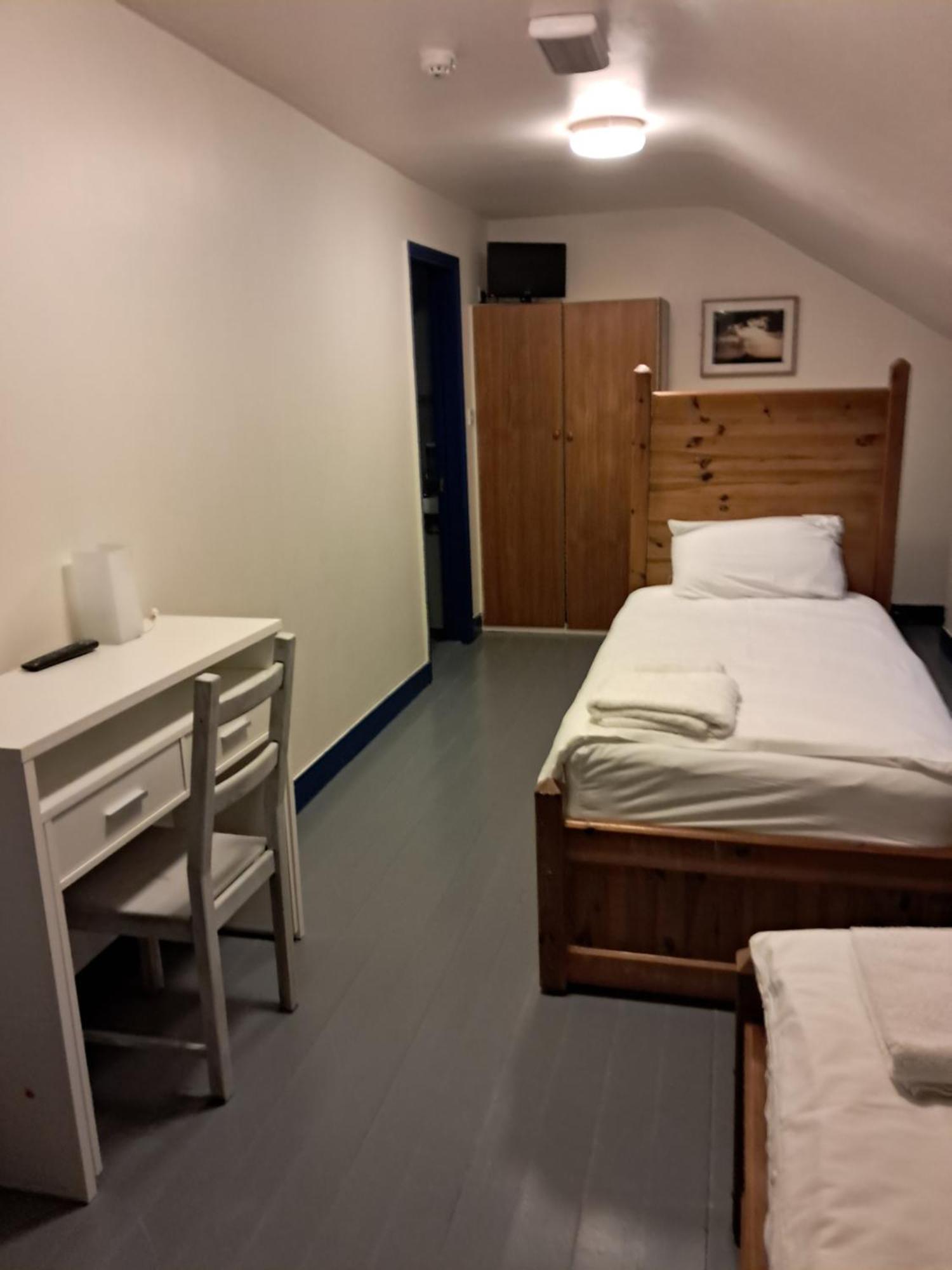 Coastguard Lodge Hostel At Tigh Tp Glaise Bheag Exterior foto
